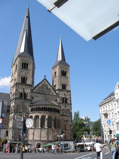 „Münsterbasilika“: Ehemalige, romanische Stiftskirche